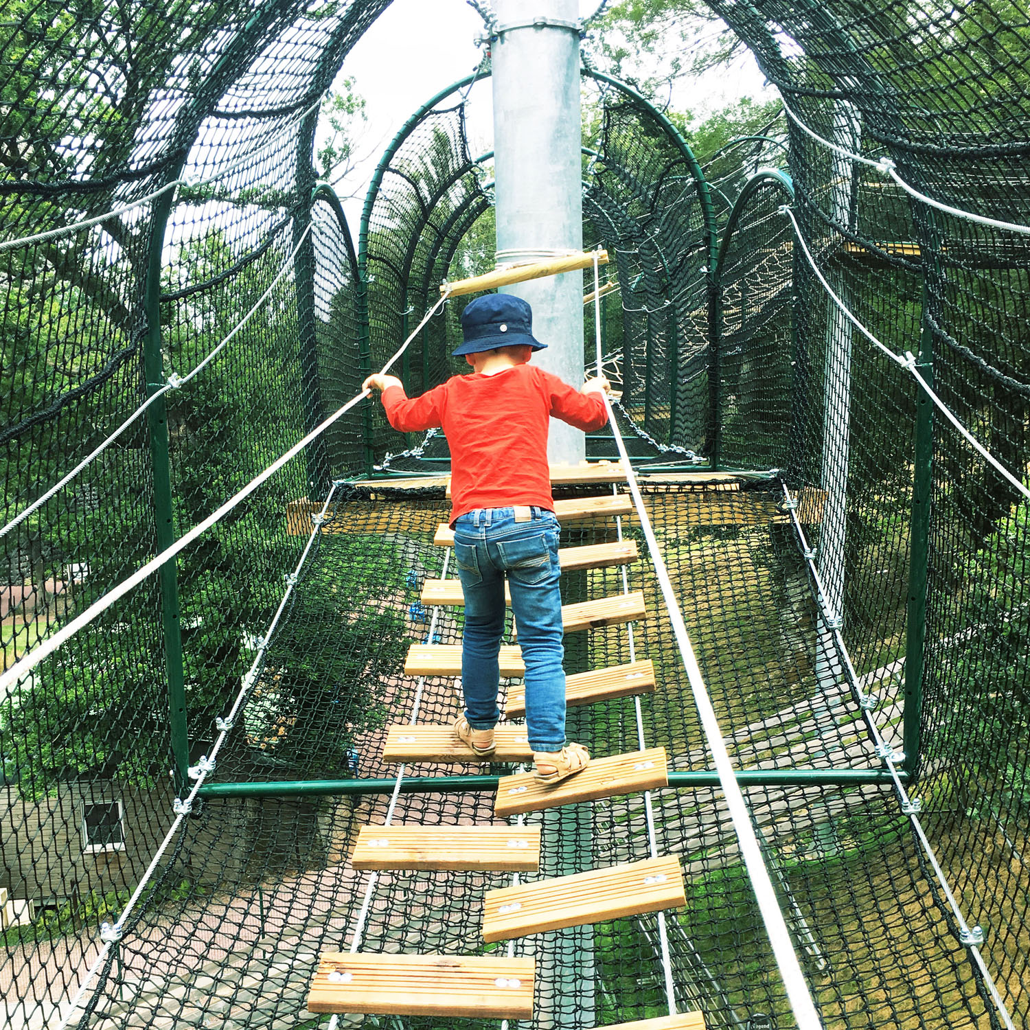 Arch'Aventure - Parcours en filet suspendu dans les arbres